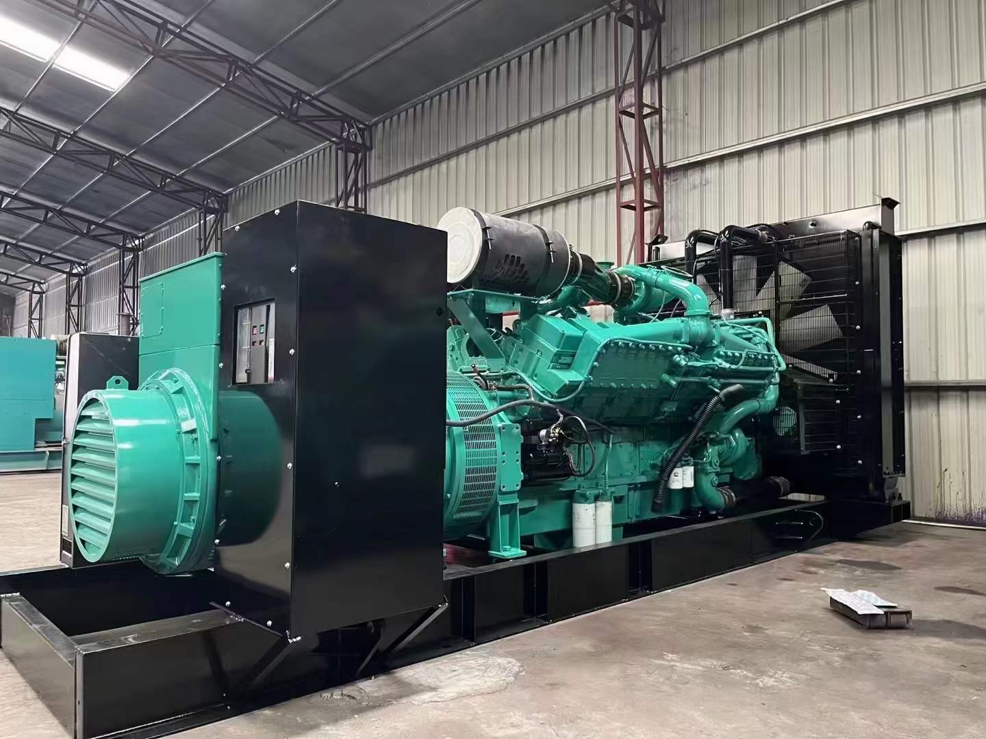 福贡如何降低 800kW 柴油发电机输出电流的波动？