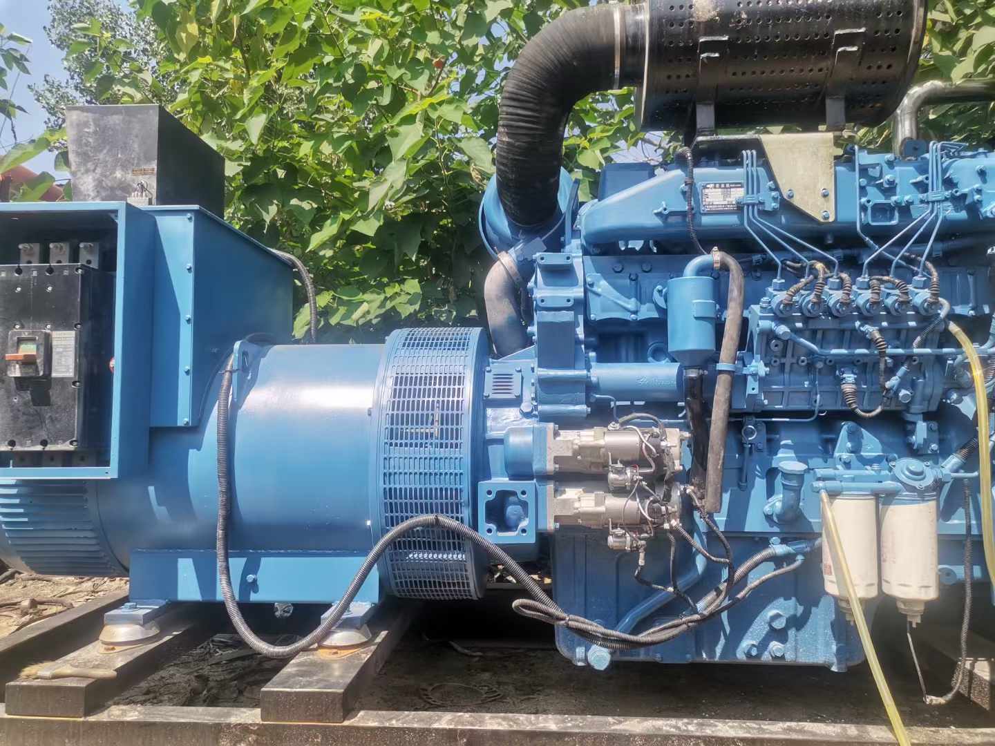 福贡详细说明降低 800kW 柴油发电机输出电流波动的方法
